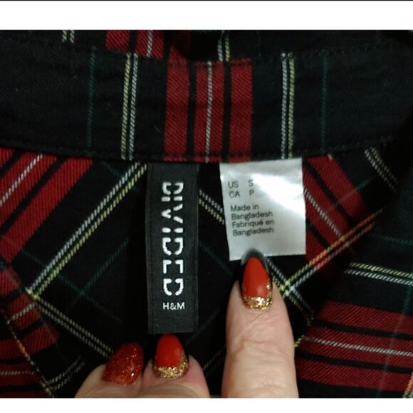 Women's Plaid Button Up Top by Divided H & M Size Small EUC - Picture 8 of 10